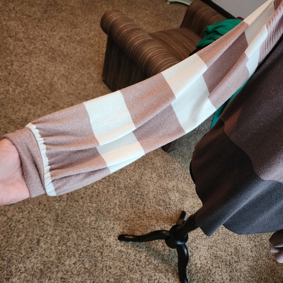 NWOT - Maurices L Women's Top - Picture 3 of 5